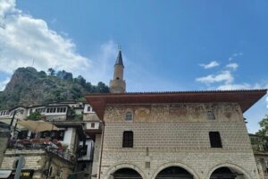 Berat UNESCO Small-Group Day Tour from Tirana - Pickup and the morning rhythm out of Tirana