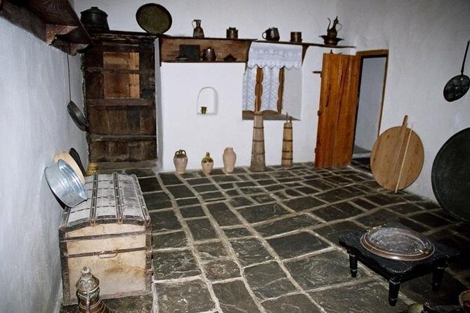 Berat Walking Tour - Berat Castle: why the climb is part of the value
