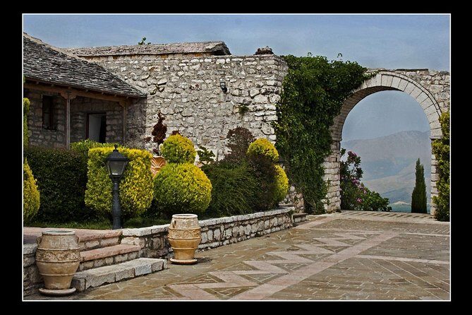 Butrint, Ksamil, Blue Eye, Lekuresi Castle. All-in-one daytrip. - Blue Eye Natural Park: Green Forest Walk and the €6 Train Choice