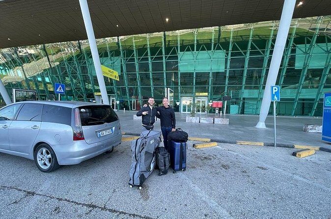 Private Transfers from Tirana International Airport to Sarandë - Where to meet your driver: the airport details that reduce stress