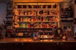 Pub Crawl Tirana - Walking, music, and crowds: what the 3 to 5 hours feels like
