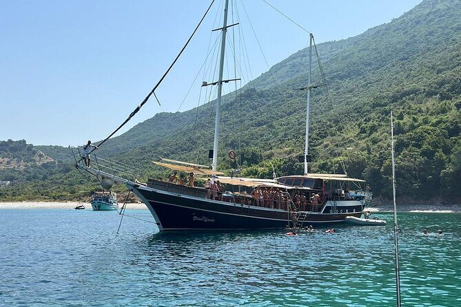 Saranda Prince Ennio-Daily Yacht Tour - Krorez Bay for 2.5–3 hours of slow sea time