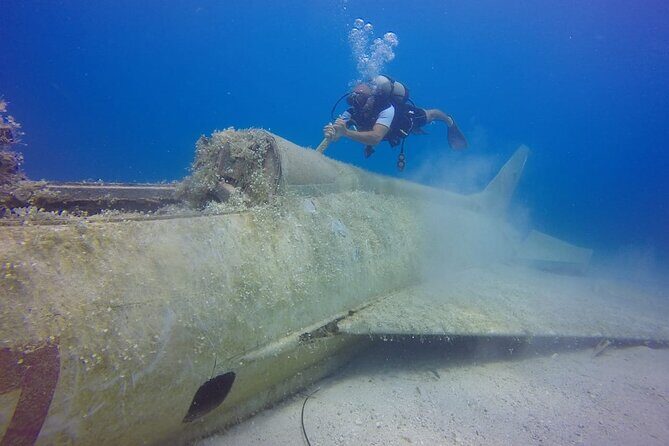 Scuba Diving in MIG-21 wreck - Waves, Water Quality, and the Real-World Weather Check