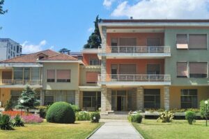Tour a Piedi di Tirana - Logistics that matter: meeting point and the no-show risk