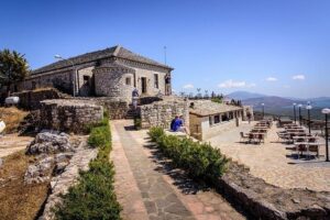 Visit The National Park of Blue Eye & Lekuresi castel - Where the Blue Eye and Lekuresi fit into Saranda time