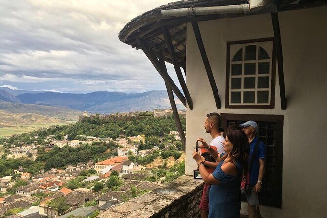 Walking Tour Baazar – The Argjiro Castle – Zekate house - Zekate House: how wealthy families lived inside a fortress home